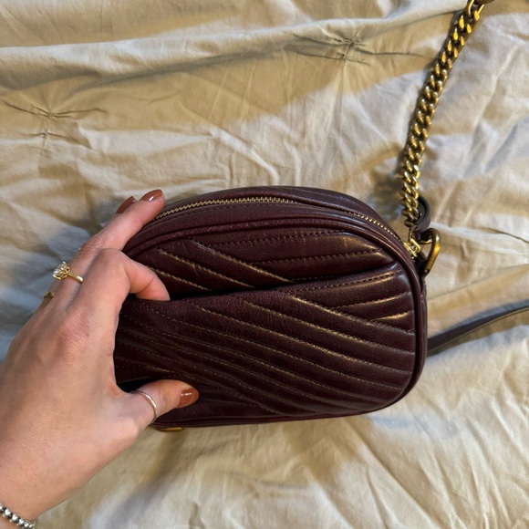 Tory Burch Kira Chevron Glazed Small Camera Bag in Fig - Picture 4 of 15